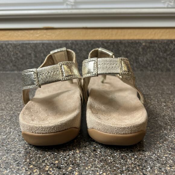 Vionic Women's 9.5 Gold Leather Slip On Thong Summer Comfort Casual Sandals Flat - Picture 9 of 11